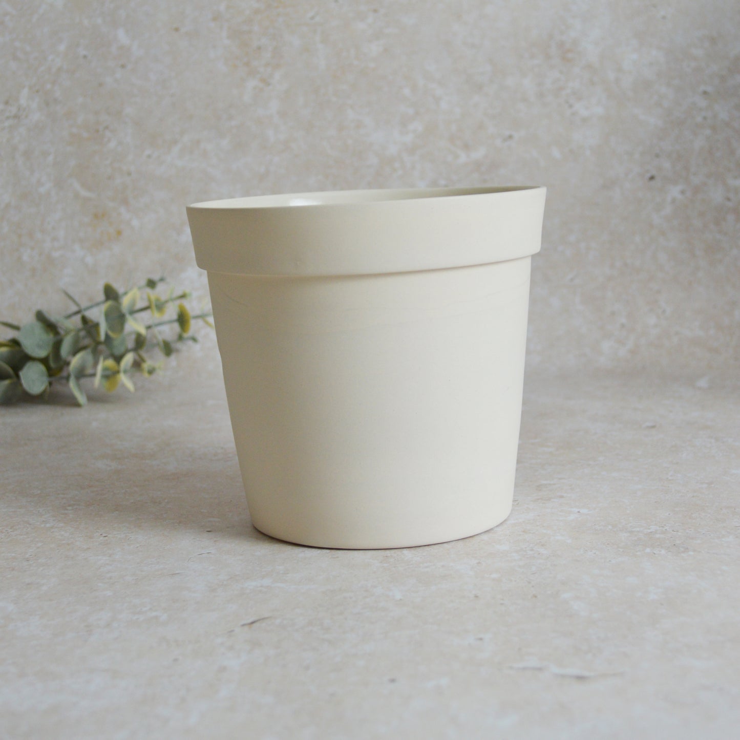 Sample* Seconds* Medium Flower Pot With A Gold Heart | Cream Flower Pot | Cream Flower Pot (B46)