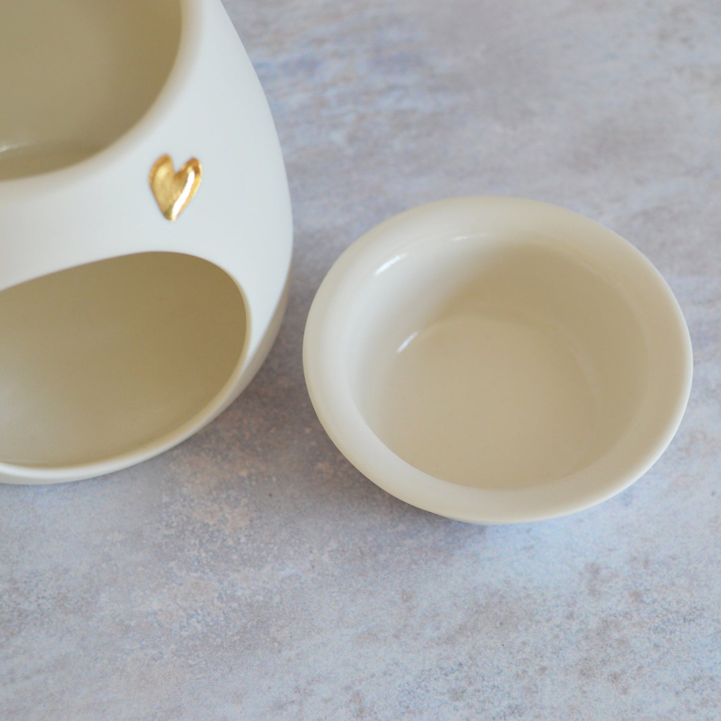 Wax And Oil Burner With A Gold Embossed Heart And Detachable Lid | Wax Burner | Porcelain