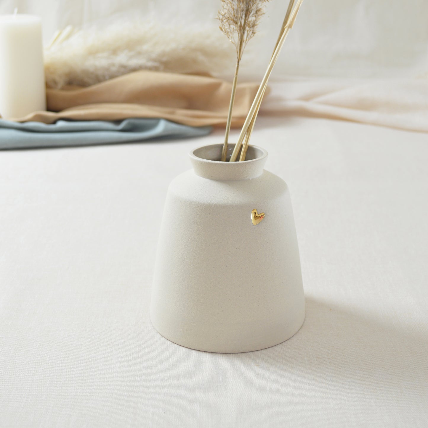 Cream Collard Neck Ceramic Vase With A Gold Embossed Heart | Stoneware Vase | Flower Vase