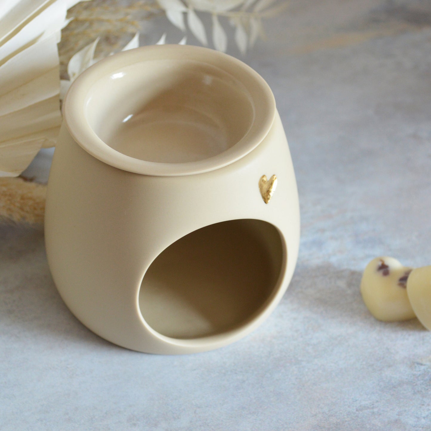 Wax And Oil Burner With A Gold Embossed Heart And Detachable Lid | Wax Burner | Porcelain