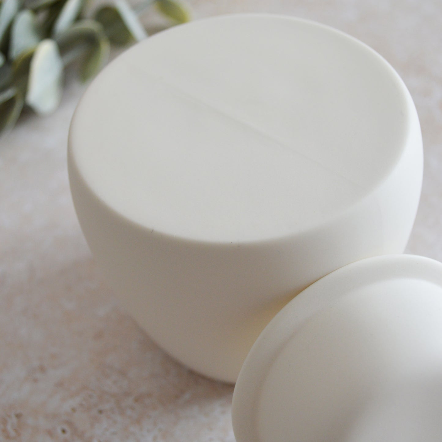 Seconds* WHITE Wax And Oil Burner With A Gold Embossed Heart And Detachable Lid | Wax Burner | Porcelain (A1)