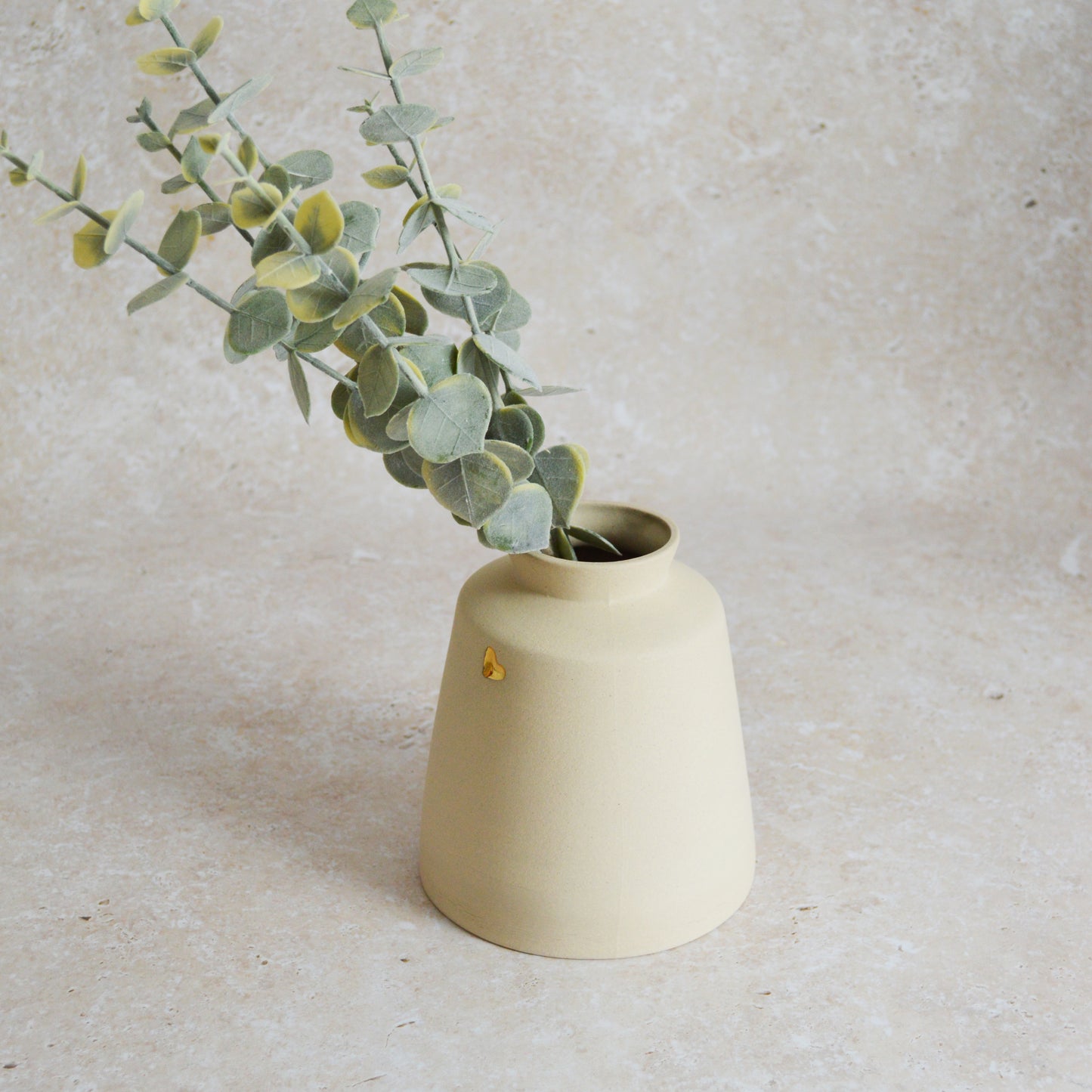 Seconds* Beige Collard Neck Ceramic Vase With A Gold Embossed Heart | Stoneware Vase | Flower Vase (A52)