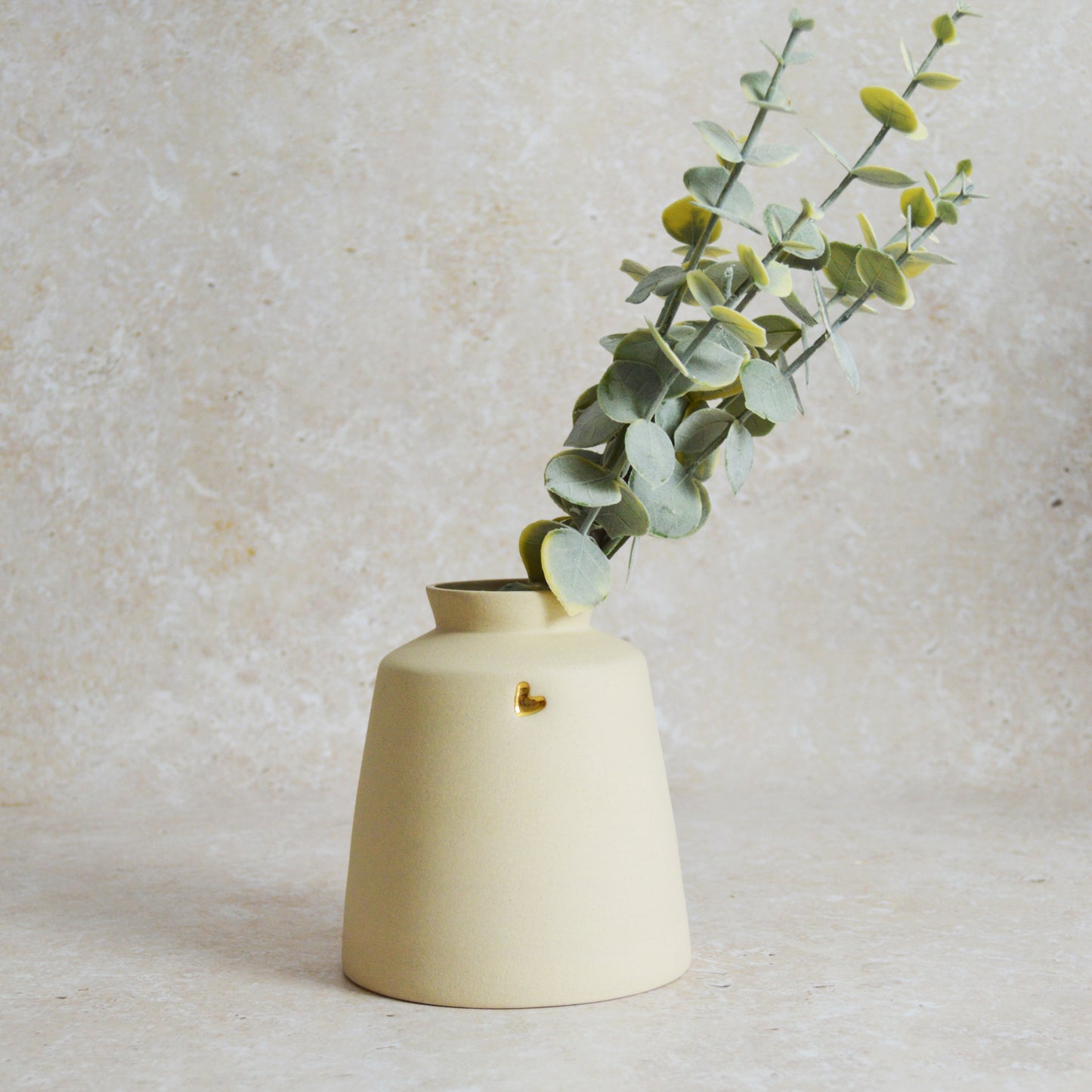 Seconds* Beige Collard Neck Ceramic Vase With A Gold Embossed Heart | Stoneware Vase | Flower Vase (A58)