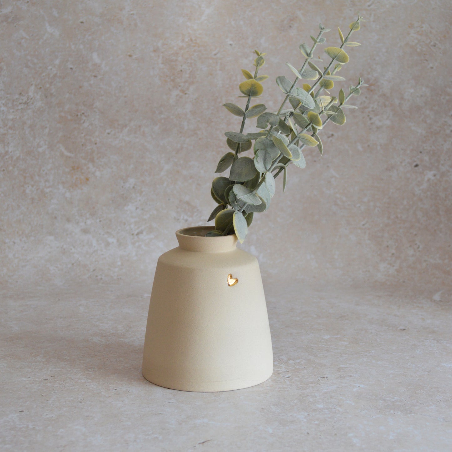 Seconds* Beige Collard Neck Ceramic Vase With A Gold Embossed Heart | Stoneware Vase | Flower Vase (A60)