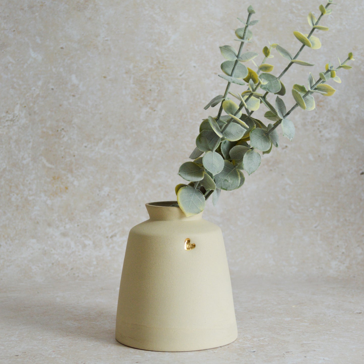 Seconds* Beige Collard Neck Ceramic Vase With A Gold Embossed Heart | Stoneware Vase | Flower Vase (A80)