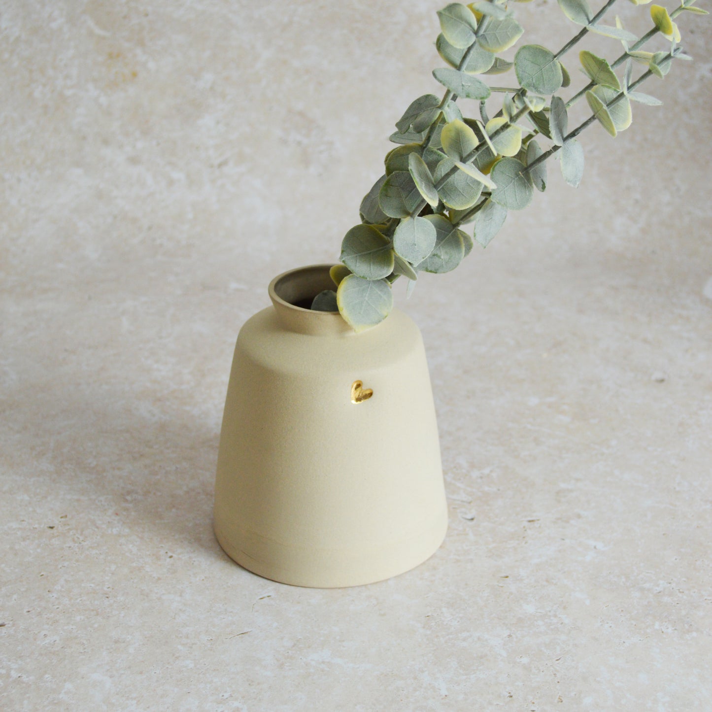 Seconds* Beige Collard Neck Ceramic Vase With A Gold Embossed Heart | Stoneware Vase | Flower Vase (A80)