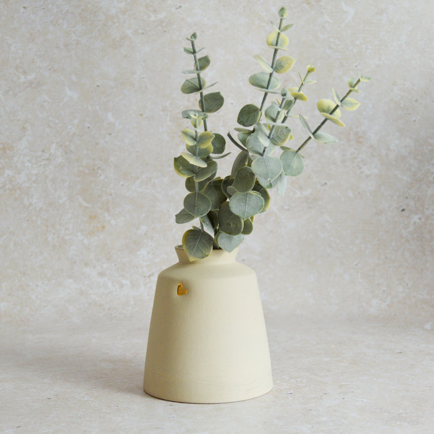 Seconds* Beige Collard Neck Ceramic Vase With A Gold Embossed Heart | Stoneware Vase | Flower Vase (A80)