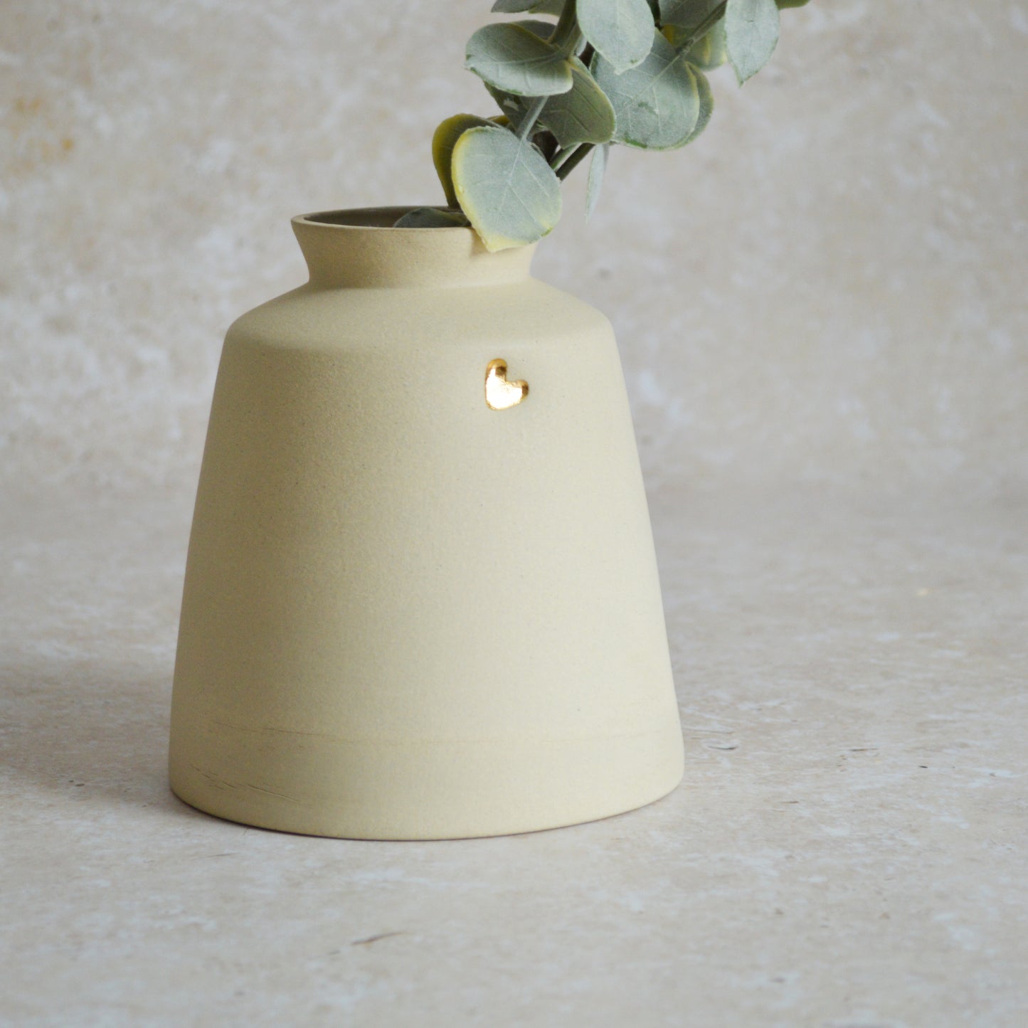 Seconds* Beige Collard Neck Ceramic Vase With A Gold Embossed Heart | Stoneware Vase | Flower Vase (A80)