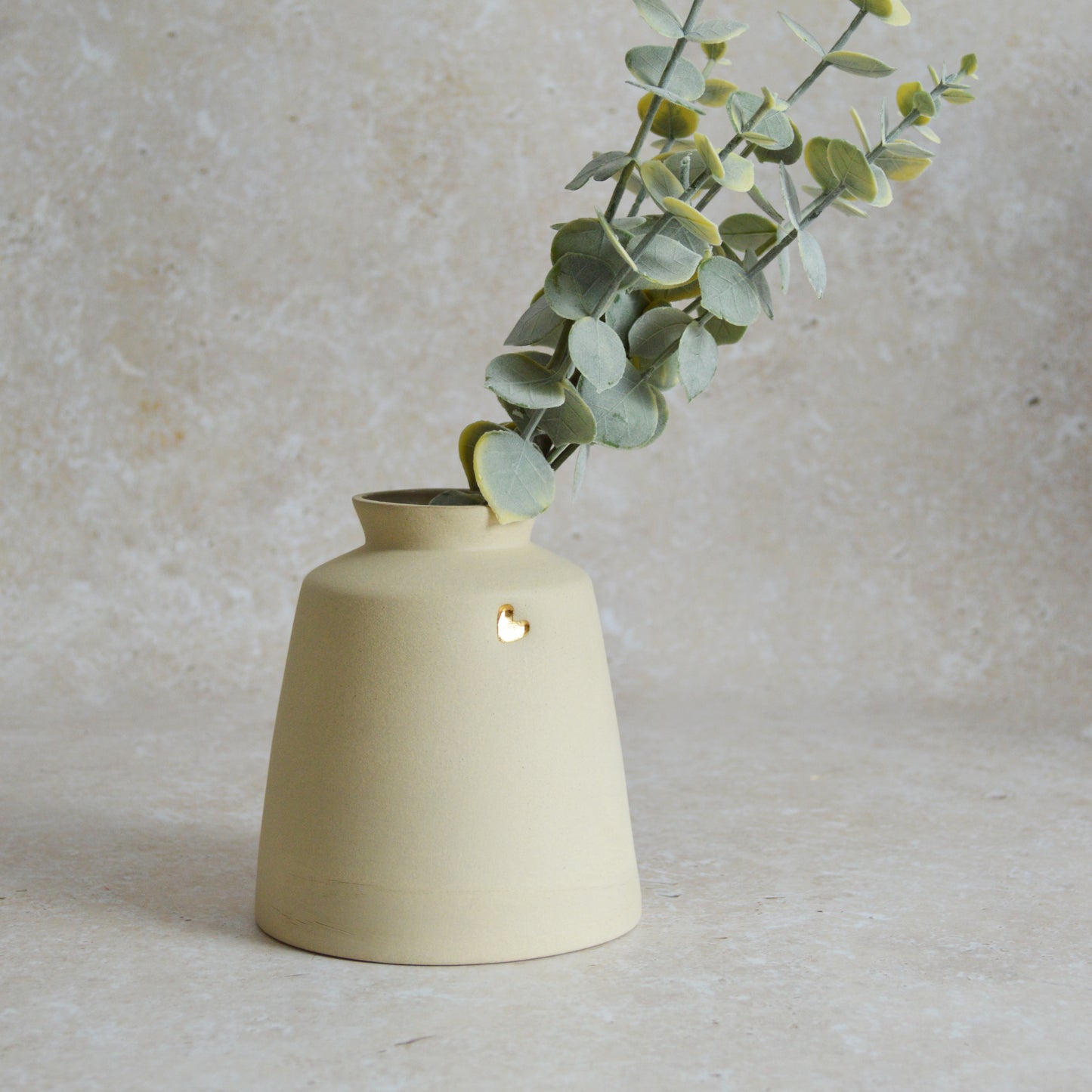 Seconds* Beige Collard Neck Ceramic Vase With A Gold Embossed Heart | Stoneware Vase | Flower Vase (A80)