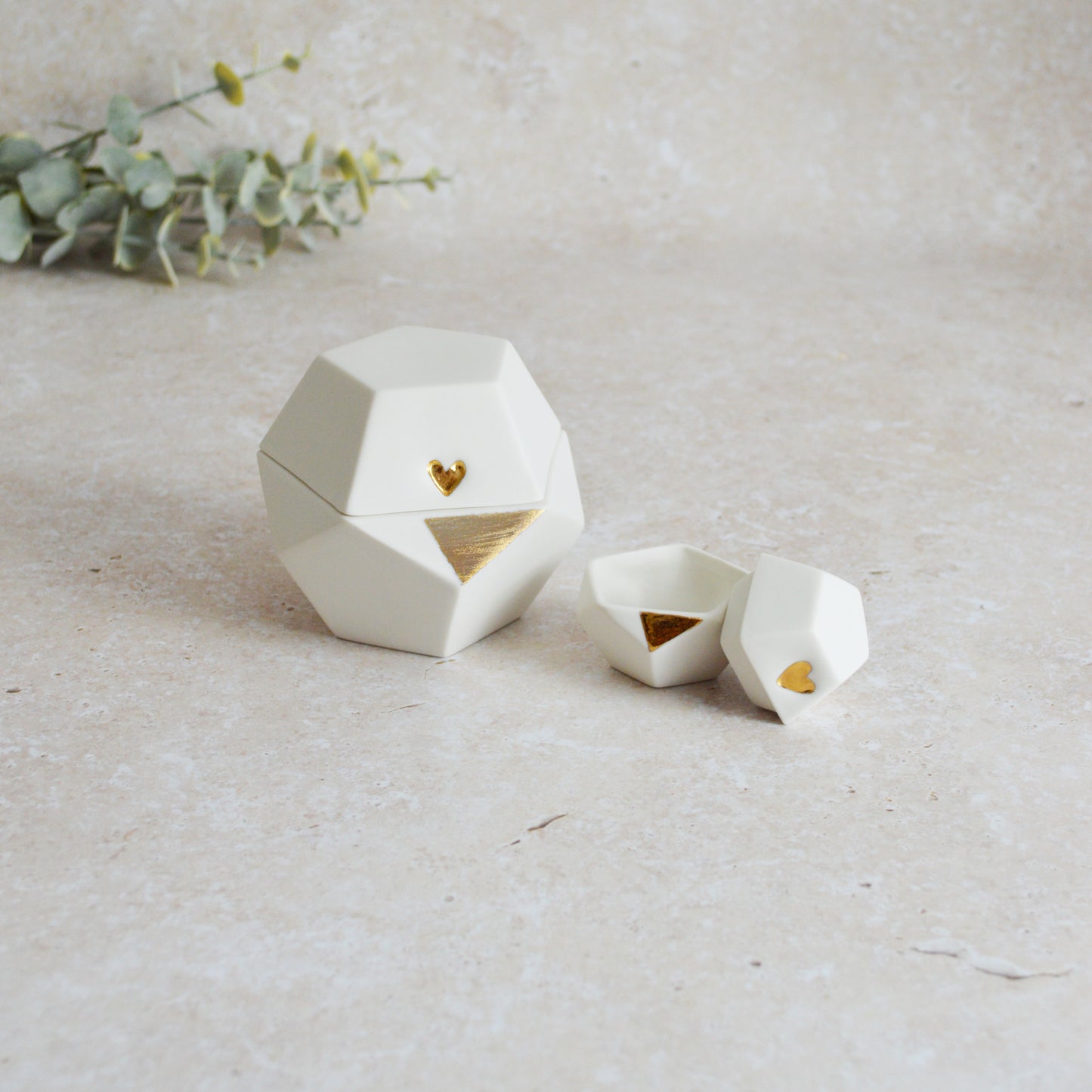 Sample* Seconds* Porcelain Dodecahedron Pot with a Gold Lustre Heart (A99 & A102)