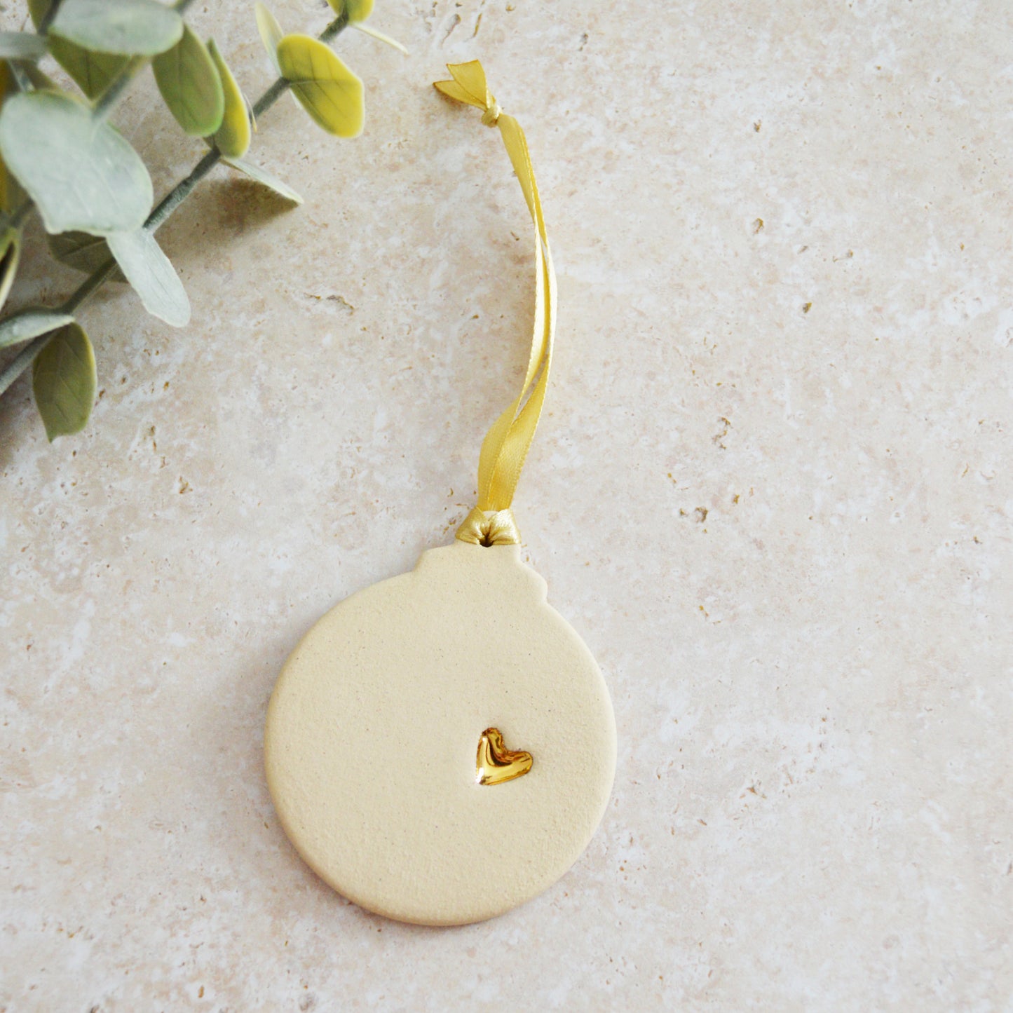 Sample* Flat Bauble Hanging Decoration With A Gold Heart | Beige | Stoneware | Hanging Christmas Decorations | Christmas Tree Decor (B19)