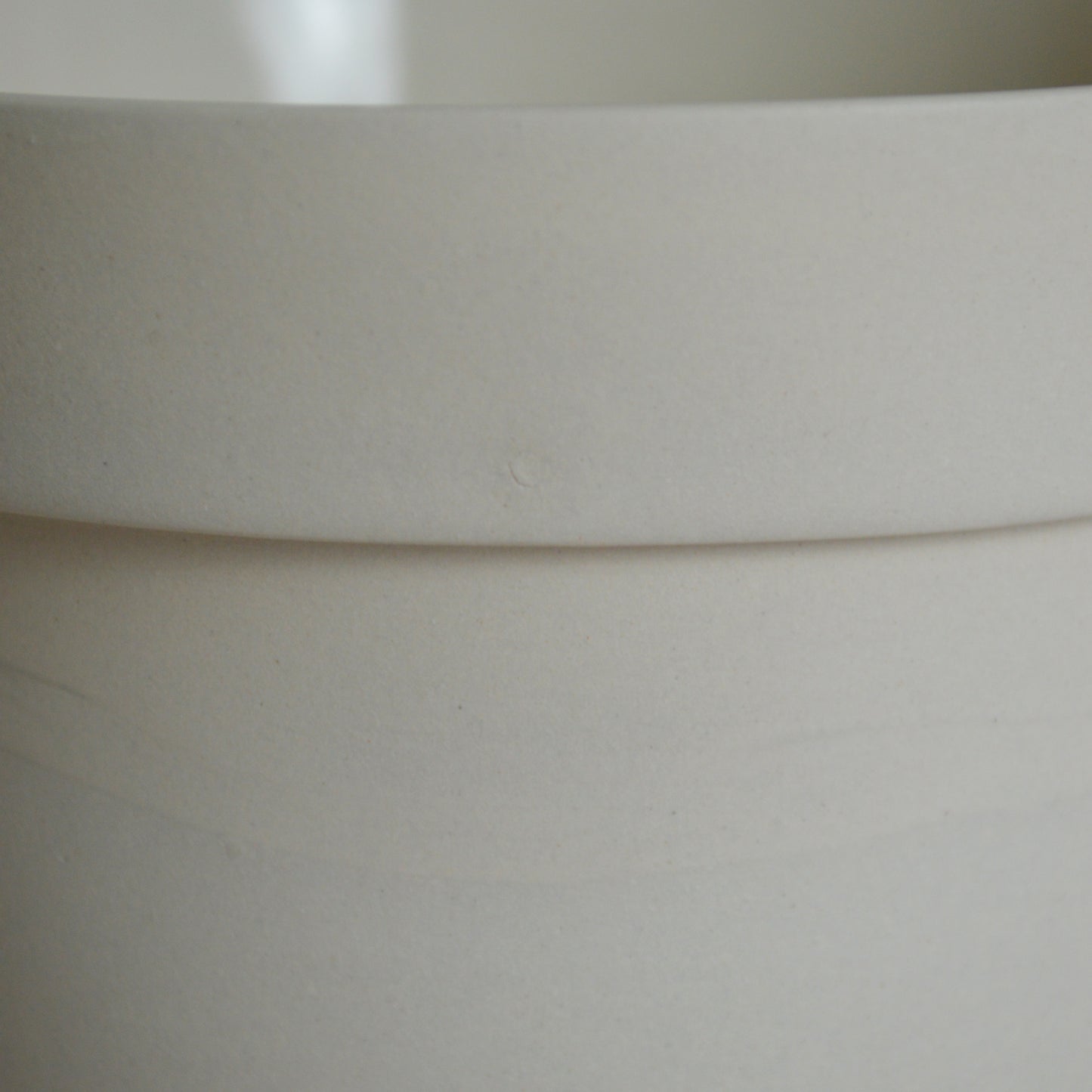 Sample* Seconds* Medium Flower Pot With A Gold Heart | Cream Flower Pot | Cream Flower Pot (B46)