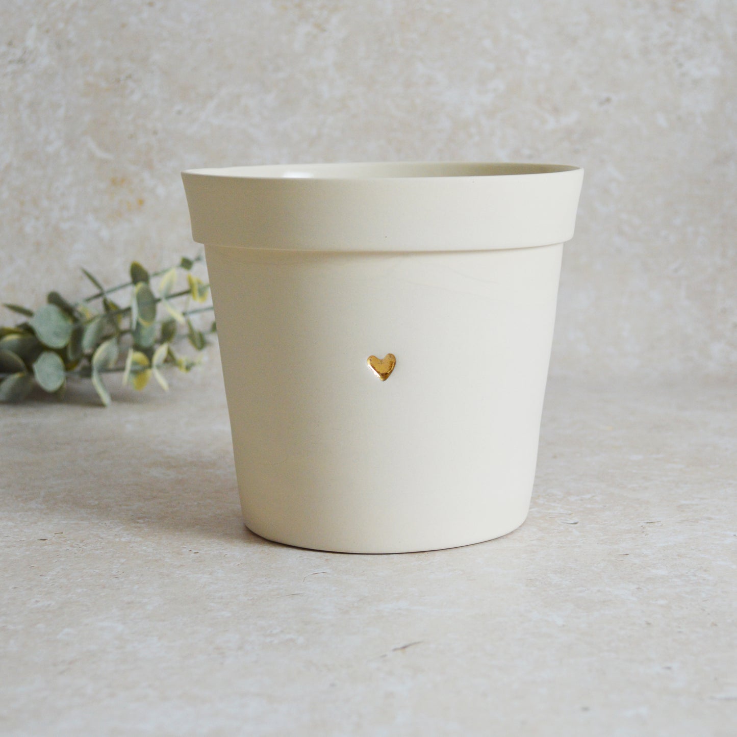 Sample* Seconds* Medium Flower Pot With A Gold Heart | Cream Flower Pot | Cream Flower Pot (B46)