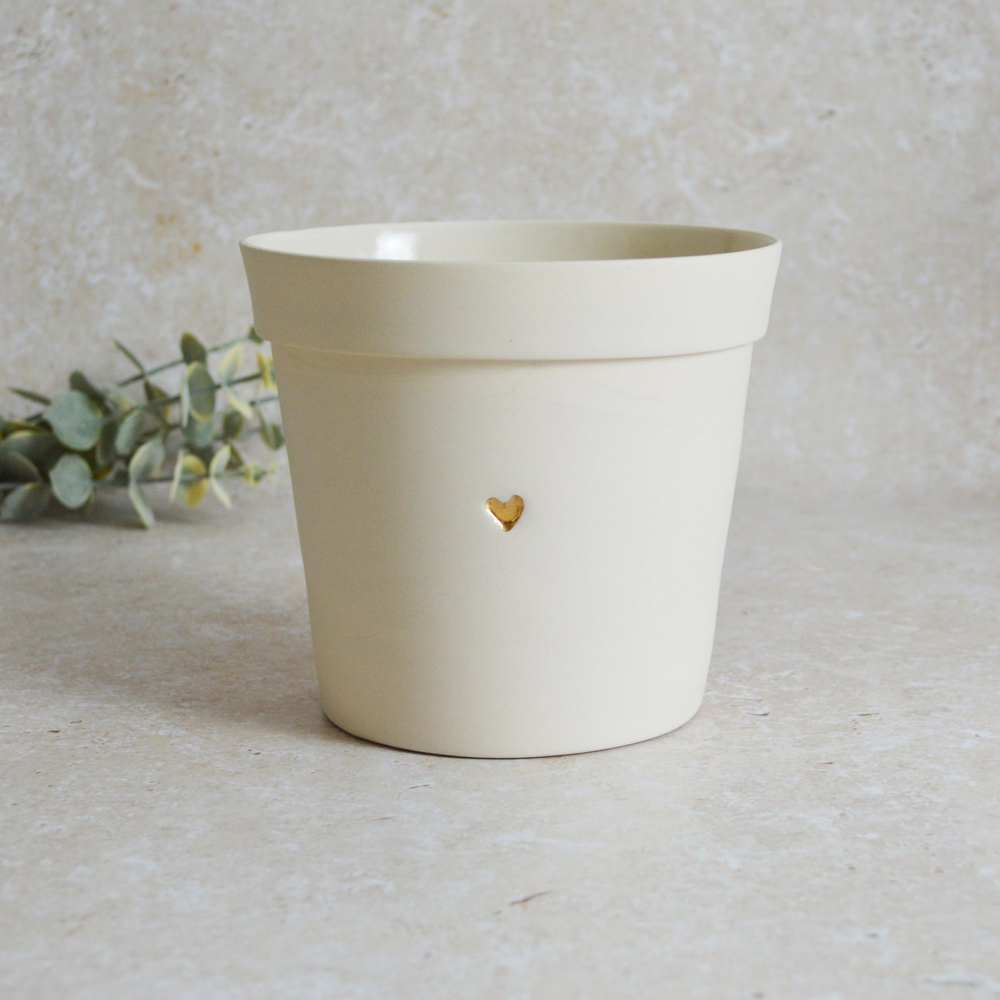 Sample* Seconds* Medium Flower Pot With A Gold Heart | Cream Flower Pot | Cream Flower Pot (B46)