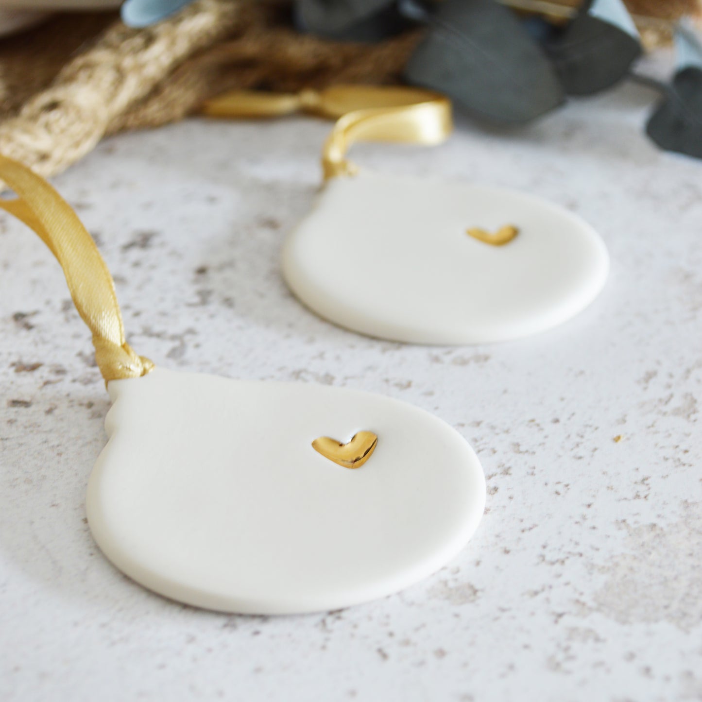 Flat Bauble Hanging Decoration With A Gold Heart | Porcelain | Hanging Christmas Decorations | Christmas Tree Decor