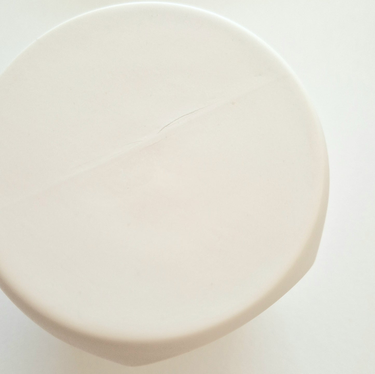 Seconds* WHITE Wax And Oil Burner With A Gold Embossed Heart And Detachable Lid | Wax Burner | Porcelain (A1)