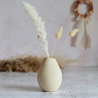 Pastel Beige Bud Vase With An Embossed Gold Heart | Porcelain | Flower Vase | Mother's Day