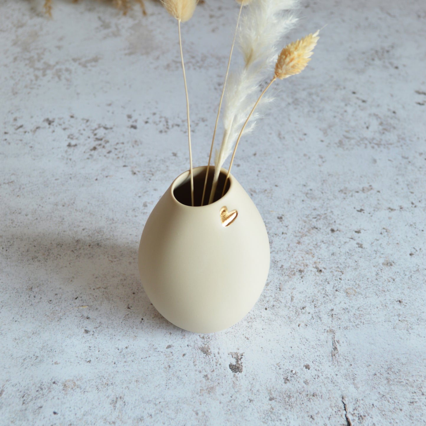 Pastel Beige Bud Vase With An Embossed Gold Heart | Porcelain | Flower Vase | Mother's Day