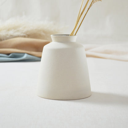 Cream Collard Neck Ceramic Vase With A Gold Embossed Heart | Stoneware Vase | Flower Vase